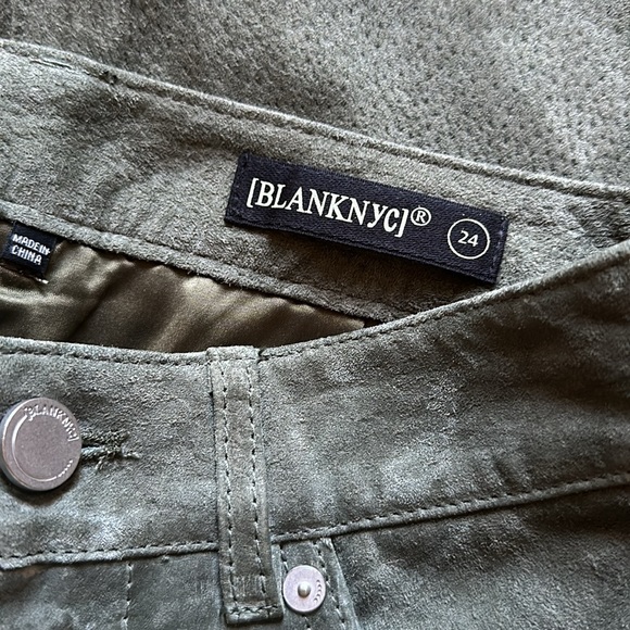 BNWT Blank NYC green (Hunter) suede maxi skirt.  Size 24. - Picture 8 of 10